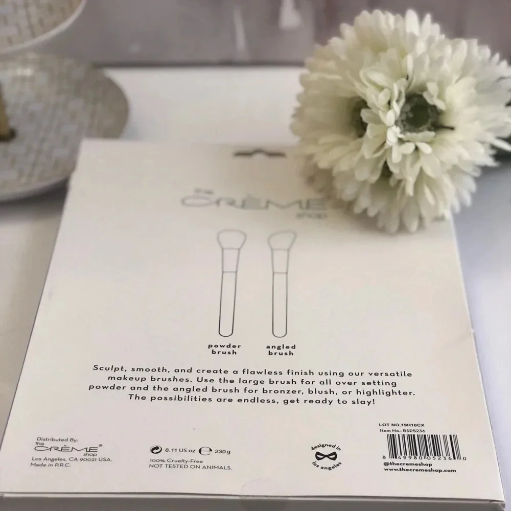New! Vegan the crème shop makeup Brush set!